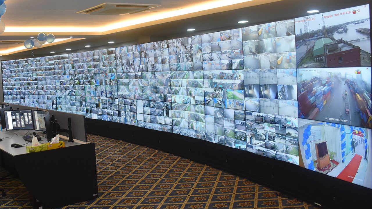 Video wall and controllers